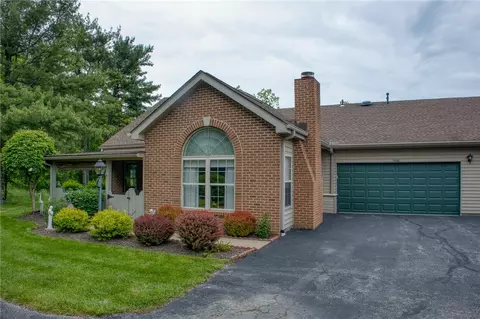 1420 Greenbriar Dr, South Park, PA 15129