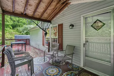 306 Evergreen Ct, Export, PA 15632 photo 21