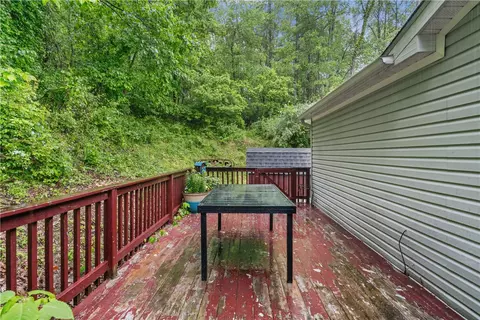 306 Evergreen Ct, Export, PA 15632 photo 9
