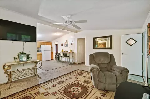 306 Evergreen Ct, Export, PA 15632 photo 2
