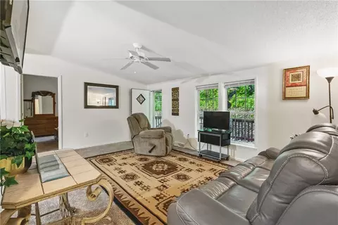 306 Evergreen Ct, Export, PA 15632 photo 6