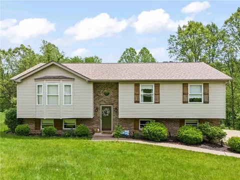 290 Annuity Dr, Washington, PA 15301