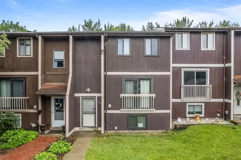 203 Parkwood Dr, Cranberry Township, PA 16066