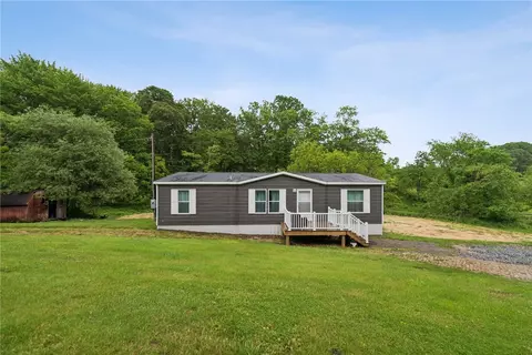 222 Banocy Rd, Derry, PA 15627