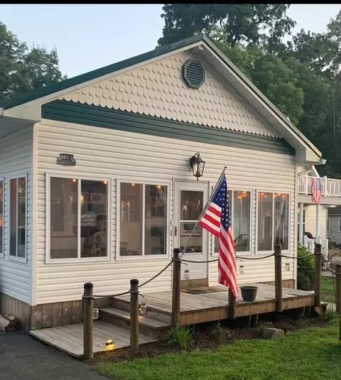 11863 Lakeview, Conneaut Lake, PA 16316