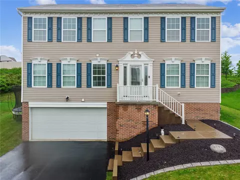 11572 Salerno Dr, Irwin, PA 15642