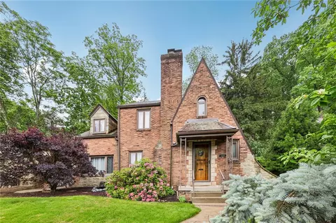 4219 Colonial Park Dr, Pittsburgh, PA 15227