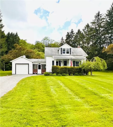 286 W Jamestown Rd, Greenville, PA 16125