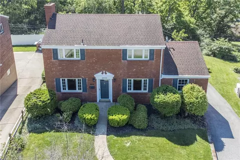 2443 Rose Garden Rd, Pittsburgh, PA 15220