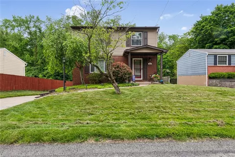 724 Pine Valley Dr, Pittsburgh, PA 15239