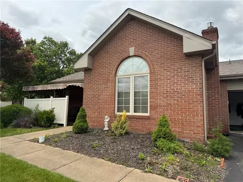 127 Crosswynds #127, Beaver Falls, PA 15010