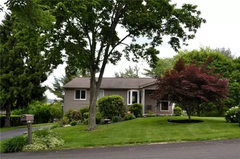 139 Wayne Dr, Cranberry Township, PA 16066