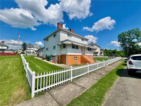 1129 1st St, Grindstone, PA 15442