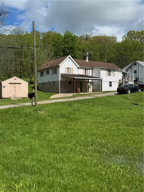 5 Navoski Ln, Burgettstown, PA 15021