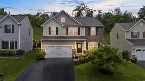 224 Long Ridge Dr, Coraopolis, PA 15108