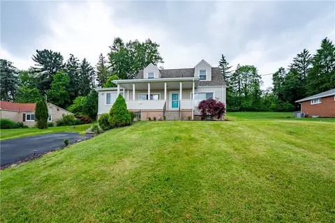 207 Mccartney Dr, Coraopolis, PA 15108