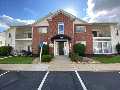 350 Hidden Ridge Ct #302, South Park, PA 15129
