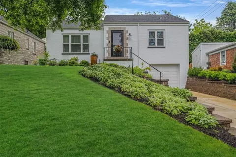 501 Parkview Dr, Pittsburgh, PA 15243