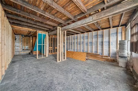 Entry Way - 1160 Delaware St, Export, PA 15632 photo 1 of 8