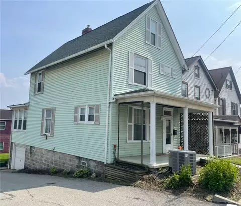 622 E 10th Ave, Tarentum, PA 15084