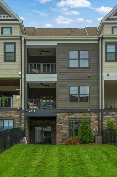 302 Highpointe Dr, Mars, PA 16046 photo 3