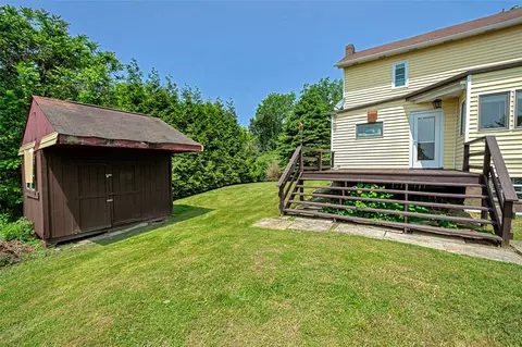 228 Wolfe Ln, Irwin, PA 15642 photo 5
