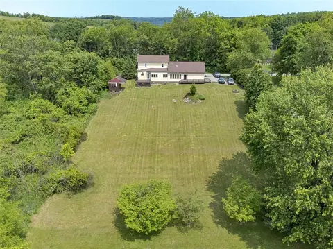 228 Wolfe Ln, Irwin, PA 15642 photo 9