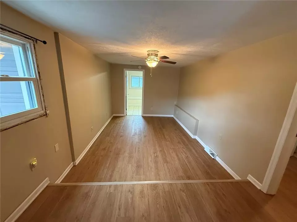 Living - 230 Sherwood Dr, Cranberry Township, PA 16066 photo 5 of 6