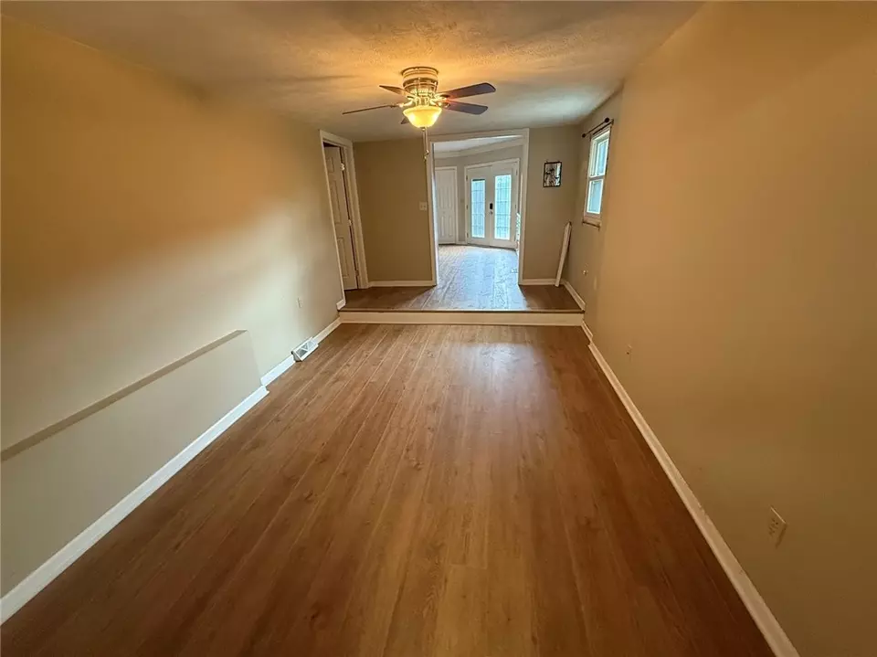 Living - 230 Sherwood Dr, Cranberry Township, PA 16066 photo 4 of 6