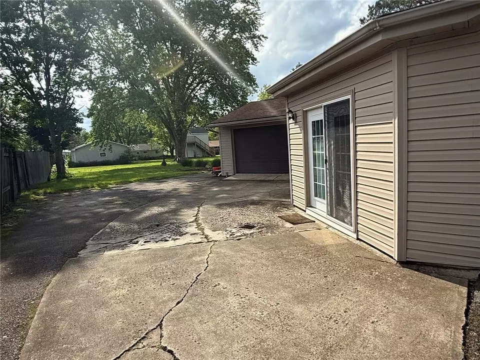 Exterior - 230 Sherwood Dr, Cranberry Township, PA 16066 photo 1 of 2