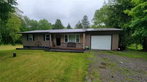 14 Bortz Rd, Stoneboro, PA 16153