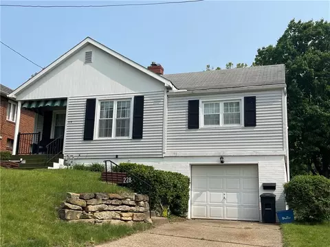 228 Thornwood Dr, Canonsburg, PA 15317