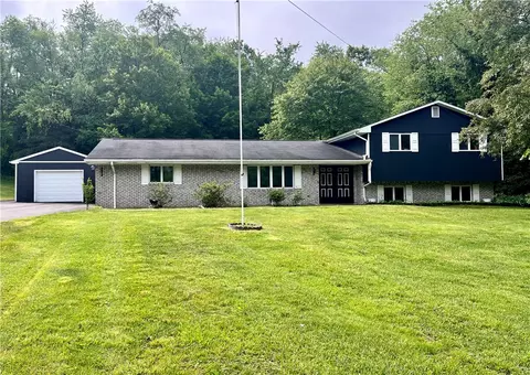 590 N Kings Creek Rd, Burgettstown, PA 15021