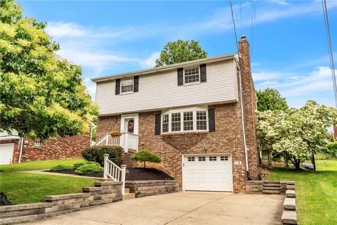 669 Carnival Dr, Pittsburgh, PA 15239