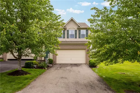 254 Maple Ridge Dr, Canonsburg, PA 15317