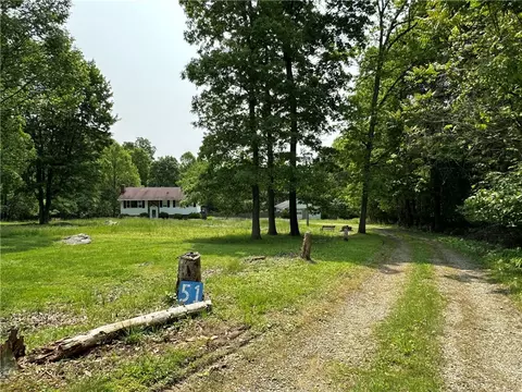 51 Clark Ave, Spring Church, PA 15686