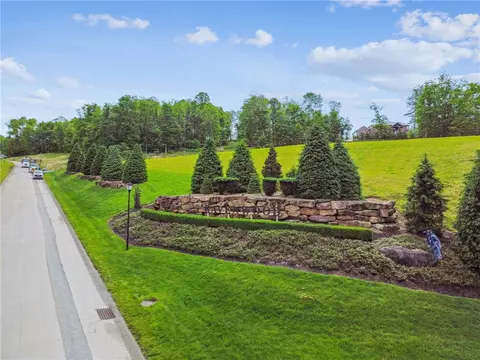 lot Apt 15 Ravenwood Dr, Greensburg, PA 15601