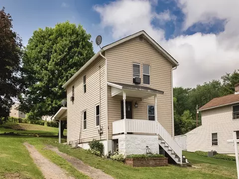702 Redwood Dr, Mcdonald, PA 15057