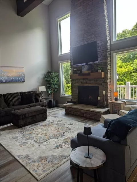 Living - 150 Mccracken Dr, Monaca, PA 15061 photo 3 of 4