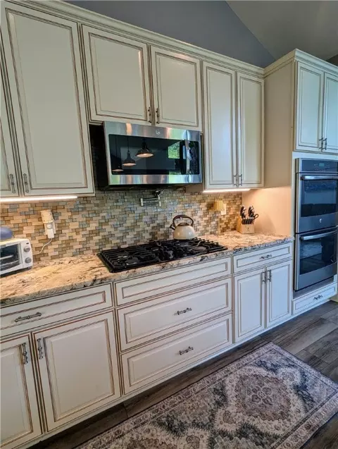 Kitchen - 150 Mccracken Dr, Monaca, PA 15061 photo 5 of 6