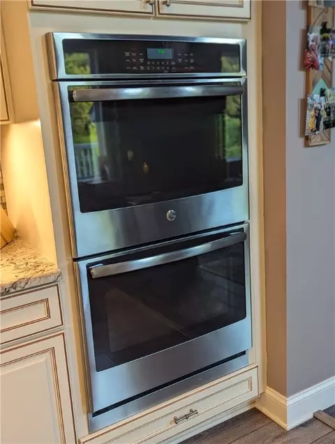 Kitchen - 150 Mccracken Dr, Monaca, PA 15061 photo 6 of 6