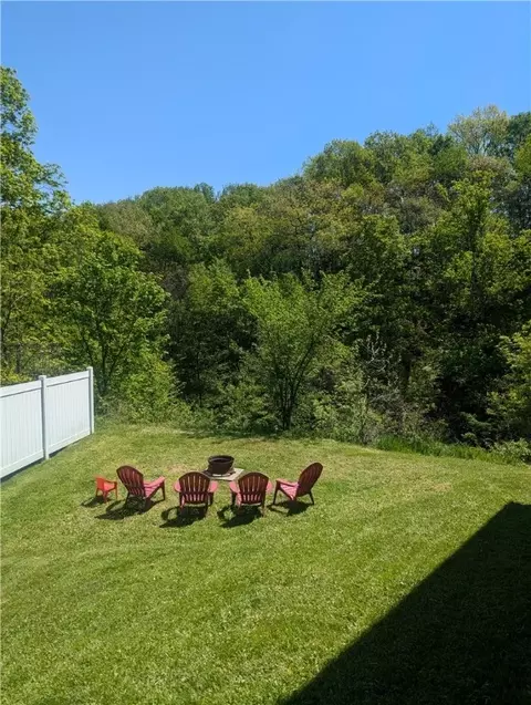 Exterior - 150 Mccracken Dr, Monaca, PA 15061 photo 7 of 9