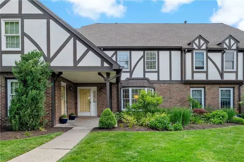 221 Allenberry Cir, Pittsburgh, PA 15234
