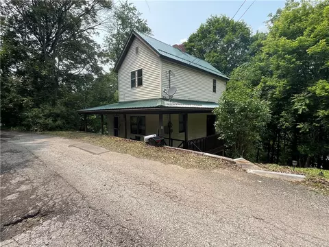 1002 Woodward Ave, Apollo, PA 15613