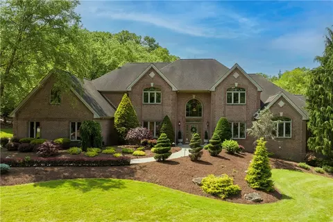 3401 Lashan Dr, Murrysville, PA 15668