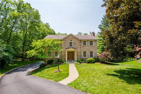 511 Clubview Dr, Canonsburg, PA 15317