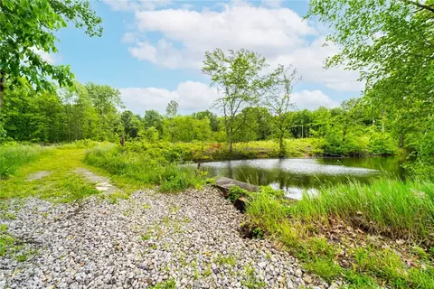 4109 High Hill Rd, West Middlesex, PA 16159