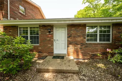 2902 Darlington Rd #104, Beaver Falls, PA 15010