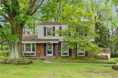 22 Black Oak Dr, Pittsburgh, PA 15235