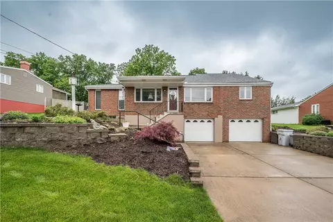 322 Franklin Dr, Pittsburgh, PA 15241
